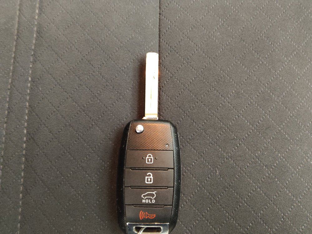 Used 2020 Kia Sorento L FWD image 32
