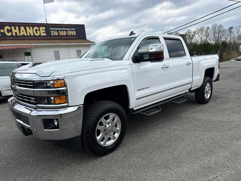 Used 2019 Chevrolet Silverado 2500 LTZ w/ Duramax Plus Package image 2