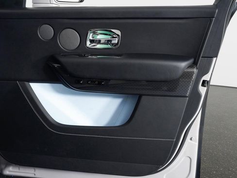 Used 2024 Rolls-Royce Cullinan Black Badge image 45