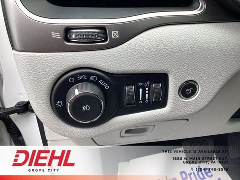 Used 2022 Jeep Cherokee Latitude Lux w/ Sun & Sound Group AWD/4WD image 30