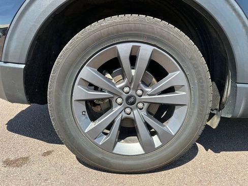 Used 2021 Ford Explorer XLT w/ Equipment Group 202A AWD/4WD image 39
