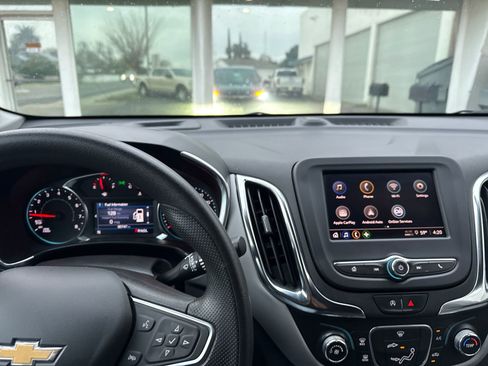 Used 2024 Chevrolet Equinox LS w/ LS Convenience Package image 17