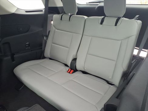 Used 2026 Ford Explorer Active w/ Active Comfort Package image 9