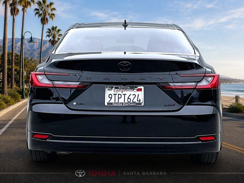 Certified 2025 Toyota Camry XLE FWD image 6