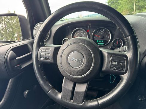 Used 2015 Jeep Wrangler Unlimited Sport image 18