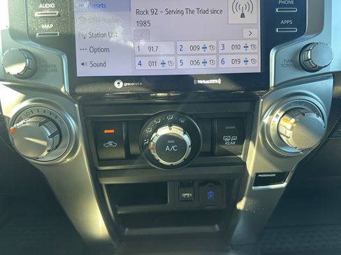 Used 2022 Toyota 4Runner TRD Sport image 18