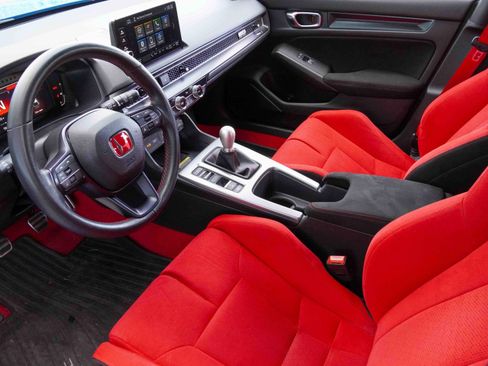 Used 2023 Honda Civic Type R image 9