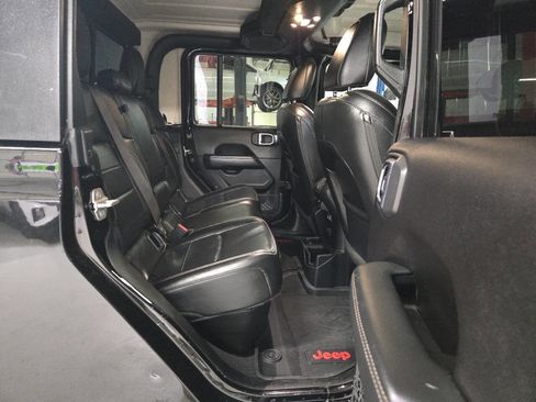 Used 2020 Jeep Gladiator Overland image 25