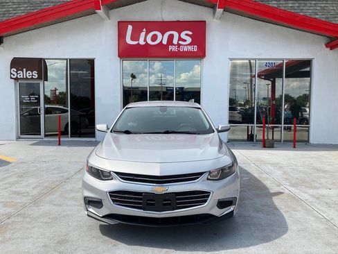 Used 2018 Chevrolet Malibu LT image 1