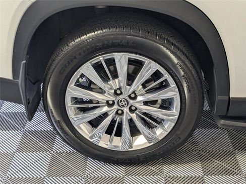 Used 2024 Toyota Grand Highlander Platinum image 8