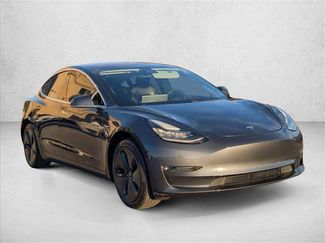 Used 2018 Tesla Model 3 Long Range video 2