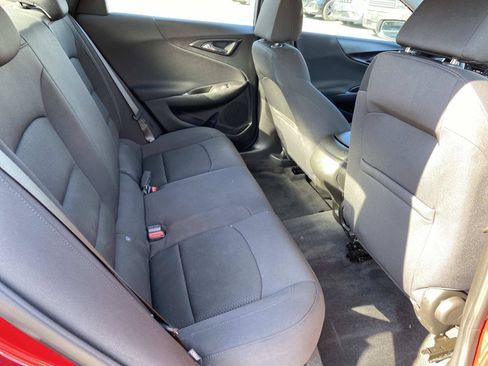Used 2021 Chevrolet Malibu RS FWD image 23