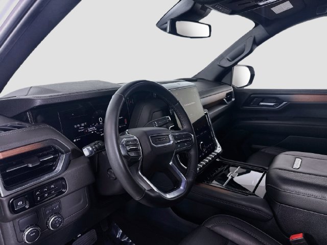 Used 2025 GMC Yukon XL Denali RWD image 22