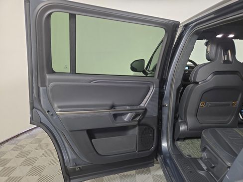 Used 2024 Rivian R1S Adventure AWD/4WD image 17