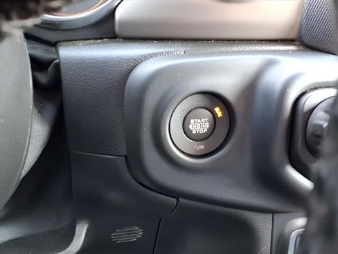 Used 2021 Jeep Gladiator Sport image 13