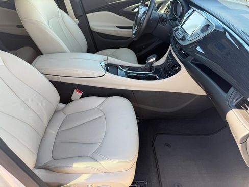 Used 2018 Buick Envision Essence image 28