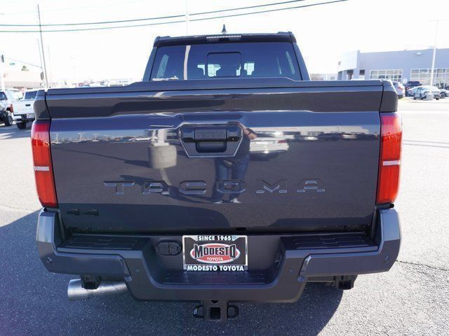Used 2025 Toyota Tacoma TRD Sport w/ TRD Sport Upgrade Package AWD/4WD image 11