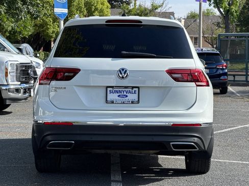Used 2020 Volkswagen Tiguan SEL FWD image 5