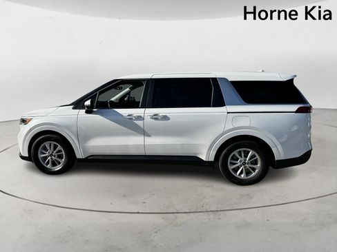Certified 2024 Kia Carnival LX image 6