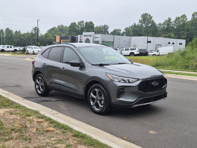 Used 2025 Ford Escape ST-Line FWD image 15