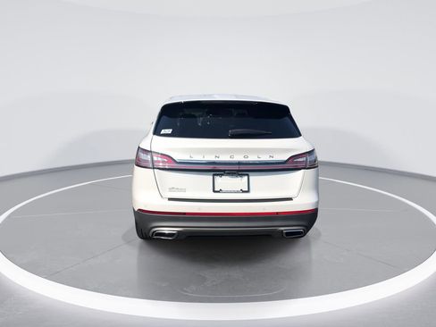 Used 2023 Lincoln Nautilus Reserve AWD/4WD image 7