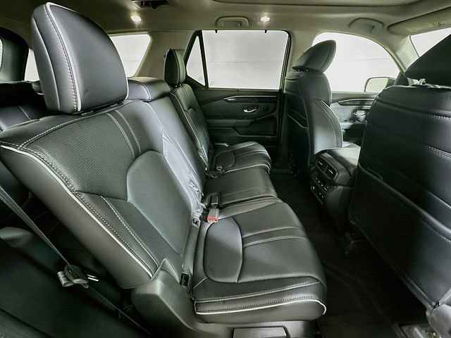 Used 2024 Honda Pilot Elite image 29