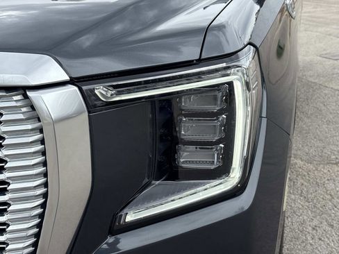 Certified 2022 GMC Yukon XL Denali w/ Denali Ultimate Package image 11