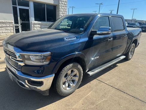 Used 2021 RAM 1500 Laramie AWD/4WD image 3