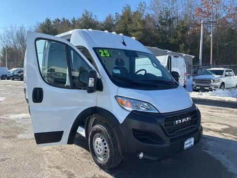 Used 2025 RAM ProMaster 2500 w/ Convenience Group image 10