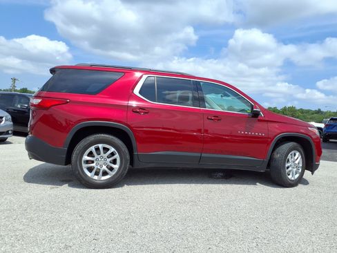 Used 2021 Chevrolet Traverse LT FWD image 32