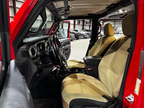 Used 2021 Jeep Wrangler Unlimited Sahara AWD/4WD image 13