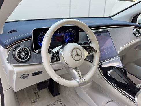 Used 2023 Mercedes-Benz EQE 500 4MATIC SUV w/ Exclusive Trim Package image 12