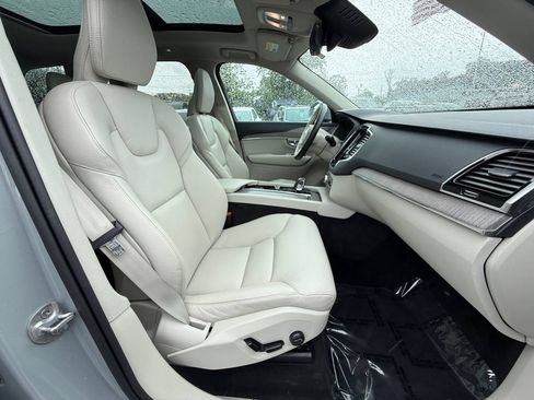 Used 2024 Volvo XC90 B6 Plus AWD/4WD image 28