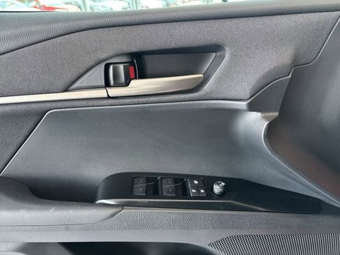 Used 2025 Toyota Camry LE w/ Convenience Package image 21