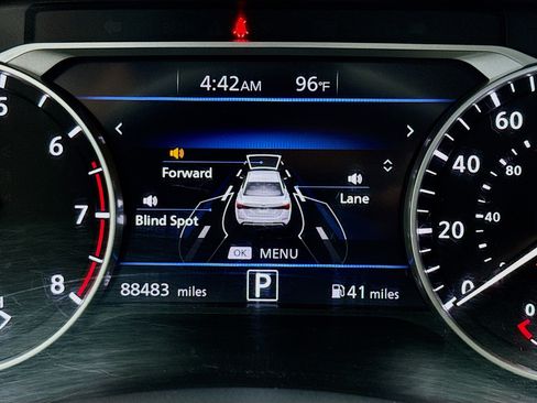 Used 2021 Nissan Sentra SR w/ SR Premium Package FWD image 8