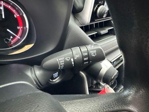 Certified 2025 Toyota RAV4 XLE AWD/4WD image 21