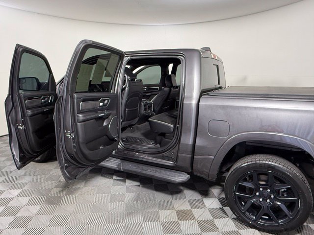 Used 2022 RAM 1500 Laramie AWD/4WD image 7