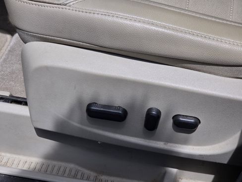 Used 2013 Ford C-MAX Energi SEL FWD image 7