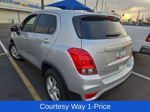 Used 2021 Chevrolet Trax LS w/ Tint and Cruise Package FWD image 5