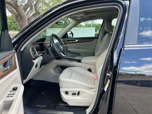 New 2026 Volkswagen Atlas SE FWD image 15