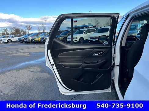 Used 2020 Chevrolet Traverse LS image 28