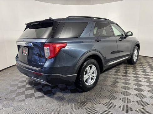 Used 2022 Ford Explorer XLT w/ Equipment Group 202A image 6