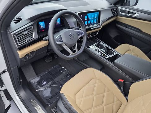 Used 2024 Volkswagen Atlas Cross Sport SE FWD image 10
