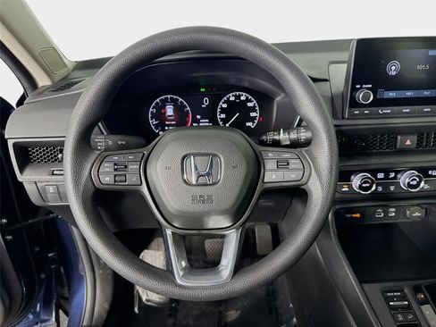 Used 2025 Honda CR-V EX image 12