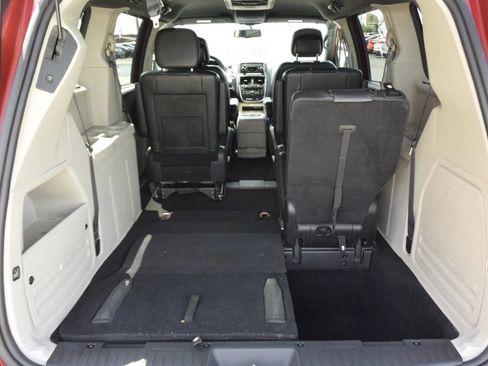 Used 2015 Dodge Grand Caravan SXT image 61