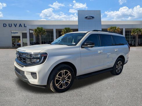 New 2026 Ford Expedition Active image 8