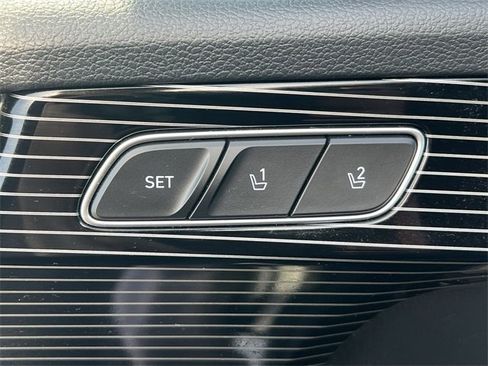 Used 2024 Hyundai Palisade Calligraphy image 30