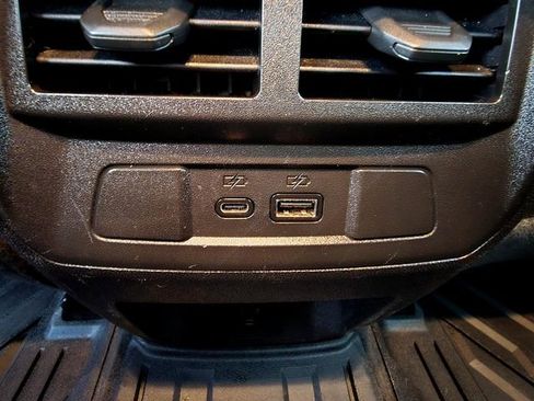 Used 2023 GMC Canyon Denali image 24