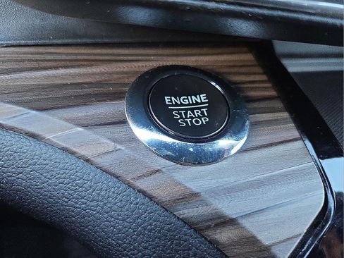 Used 2022 Ford Explorer Limited image 21