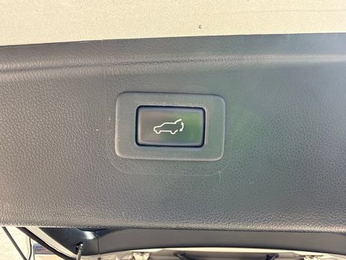 Used 2019 Subaru Outback 2.5i Limited AWD/4WD image 16